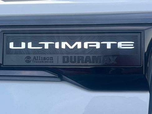 Used 2024 GMC Sierra 2500 Denali Ultimate AWD/4WD image 9