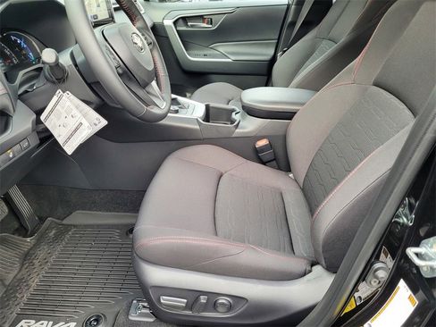 New 2025 Toyota RAV4 SE image 8