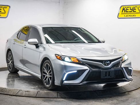 Used 2023 Toyota Camry SE w/ Blackout Package (TMS) image 5