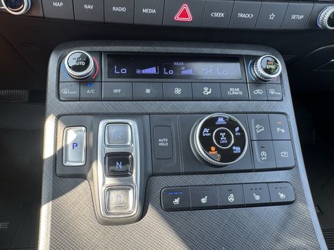 Used 2024 Hyundai Palisade Limited AWD/4WD image 25