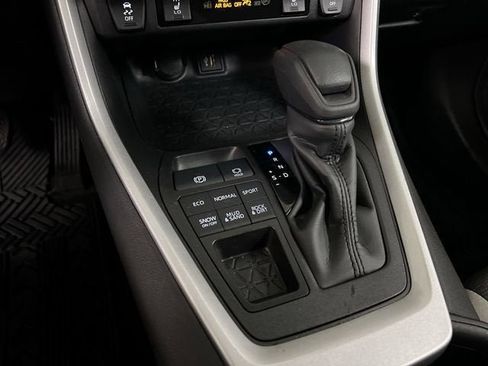 Used 2025 Toyota RAV4 XLE w/ Convenience Package AWD/4WD image 15