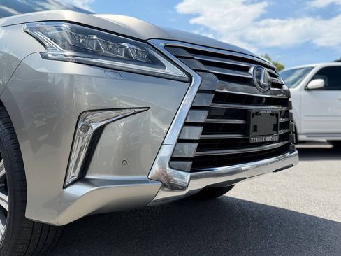 Used 2017 Lexus LX 570 4WD w/ Luxury Package image 21