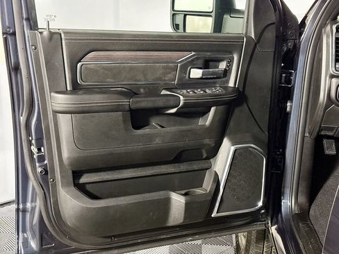 New 2026 RAM 2500 Laramie AWD/4WD image 10