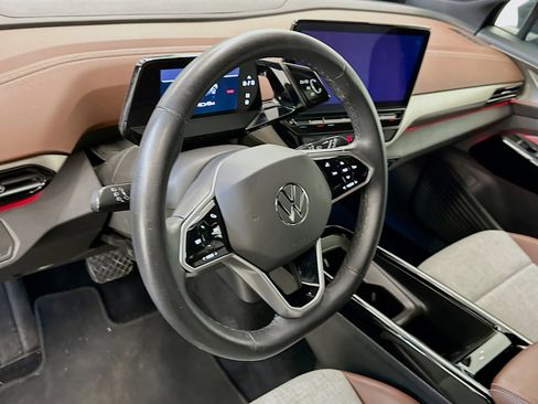 Used 2023 Volkswagen ID.4 Pro image 18
