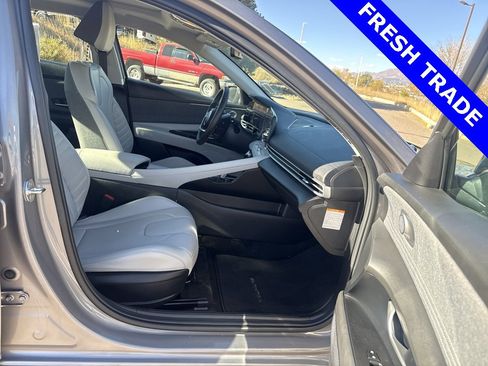 Used 2024 Hyundai Elantra Limited image 27