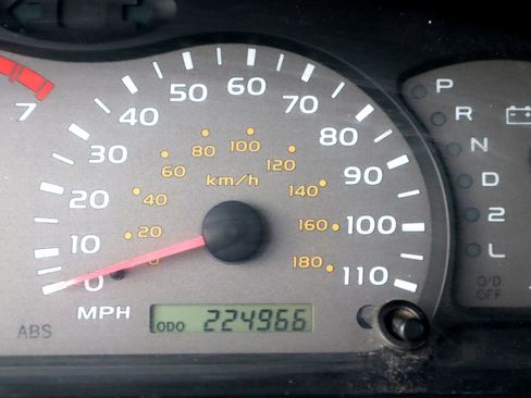 Used 2002 Toyota Sequoia Limited image 37