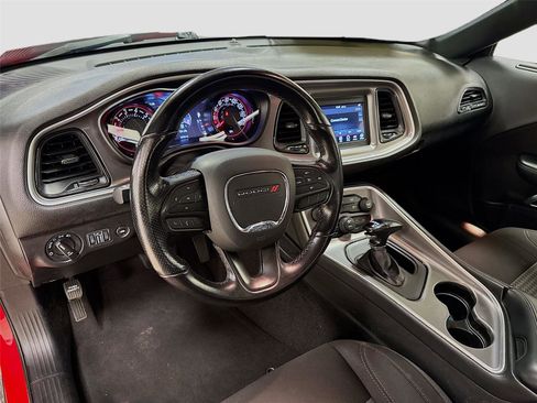 Used 2022 Dodge Challenger SXT w/ Blacktop Package image 9