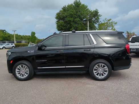 Used 2021 GMC Yukon SLT w/ SLT Premium Package AWD/4WD image 3