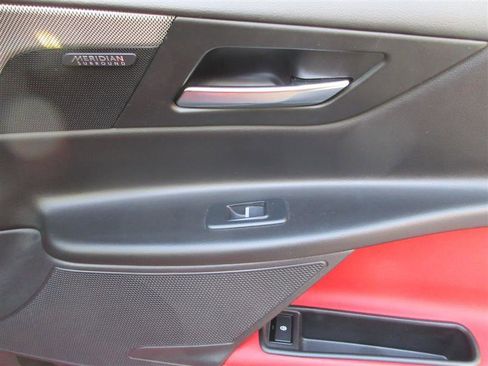 Used 2019 Jaguar XE Landmark Edition image 29