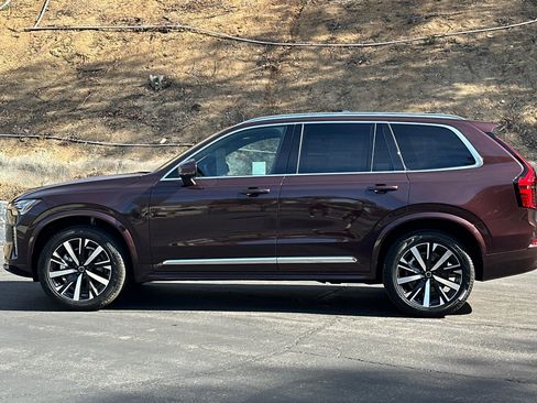 Certified 2026 Volvo XC90 B5 Core AWD/4WD image 8