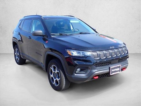 Used 2022 Jeep Compass Trailhawk AWD/4WD image 9