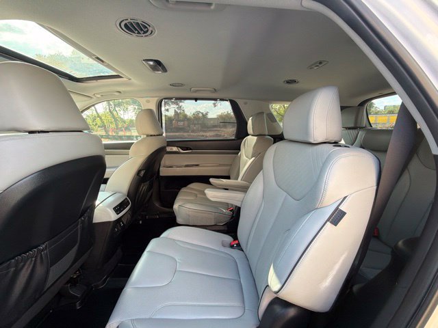 Used 2023 Hyundai Palisade SEL w/ Premium Package FWD image 13