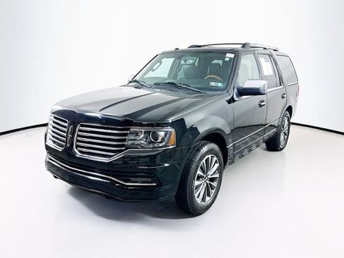 Used 2017 Lincoln Navigator Select AWD/4WD image 3