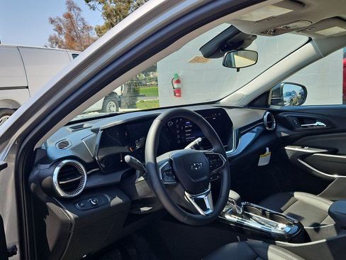 Used 2026 Chevrolet Trax ACTIV w/ Driver Confidence Package FWD image 10