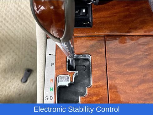 Used 2011 Toyota Camry XLE image 21