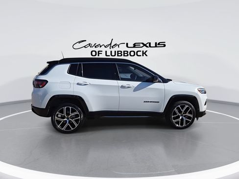 Used 2025 Jeep Compass Limited w/ Elite Group AWD/4WD image 9