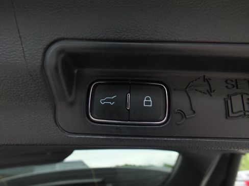 Used 2025 Ford Explorer ST-Line w/ ST-Line Street Pack AWD/4WD image 17