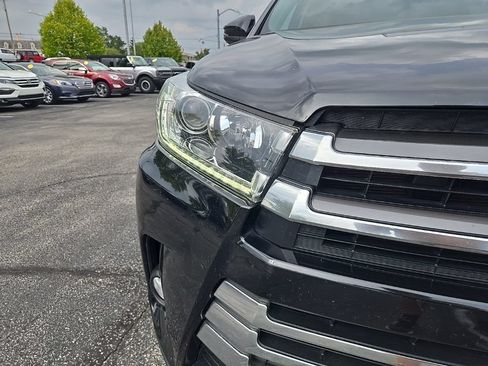 Used 2018 Toyota Highlander Limited Platinum AWD/4WD image 20