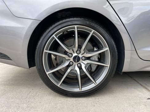 Used 2025 Genesis G70 2.5T image 30