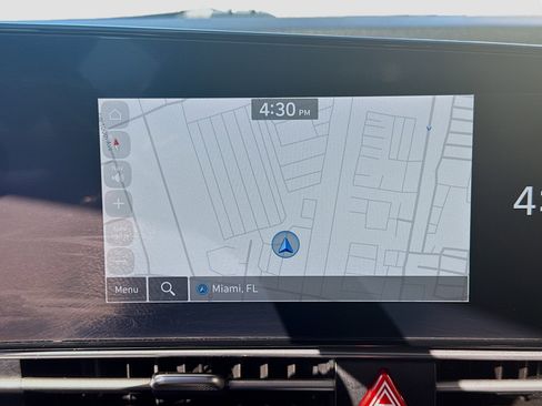 Used 2025 Hyundai Elantra SEL image 13