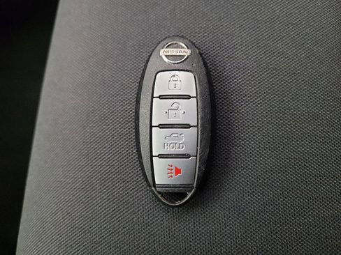 Used 2021 Nissan Versa SV FWD image 32