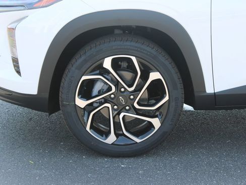 New 2026 Chevrolet Trax RS w/ Sunroof Package FWD image 21