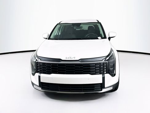 Used 2026 Kia Sportage LX image 2