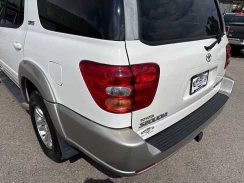 Used 2004 Toyota Sequoia SR5 AWD/4WD image 10