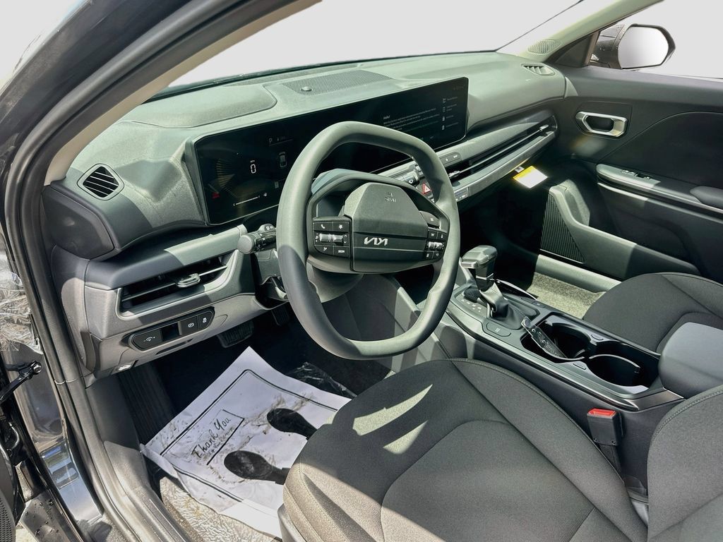 New 2026 Kia K4 FWD image 9