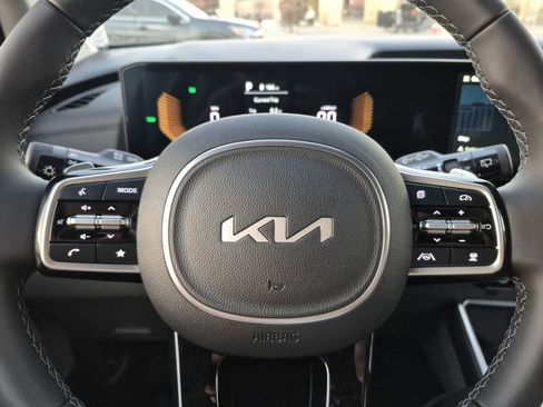 New 2026 Kia Carnival LXS FWD image 17