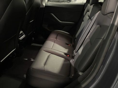 Used 2023 Tesla Model Y Long Range image 9