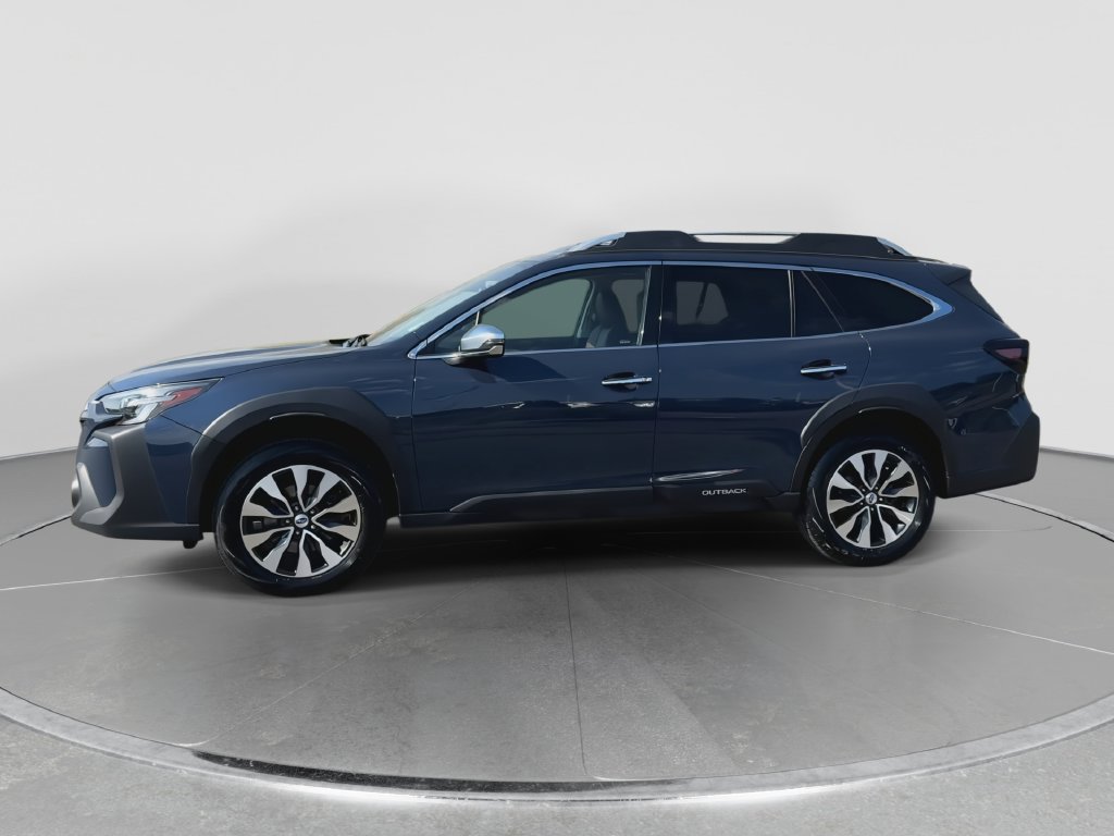Used 2023 Subaru Outback Touring AWD/4WD image 5