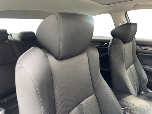 Used 2018 Honda Accord EX image 45