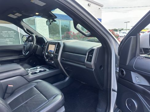 Used 2020 Ford Expedition Max XLT w/ Equipment Group 202A AWD/4WD image 10