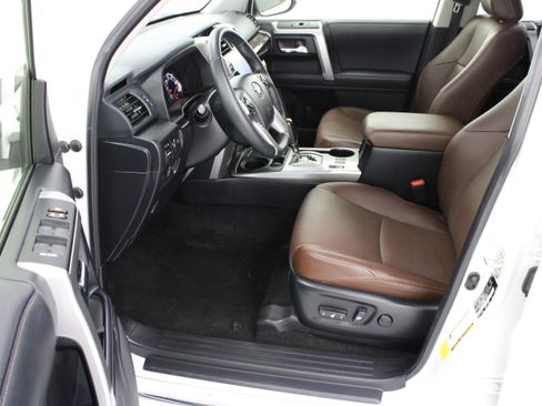 Used 2024 Toyota 4Runner Limited RWD image 14