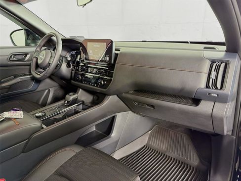 Used 2025 Nissan Pathfinder Rock Creek AWD/4WD image 29