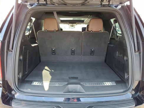 Used 2024 Chevrolet Suburban High Country w/ Advanced Technology Package AWD/4WD image 29