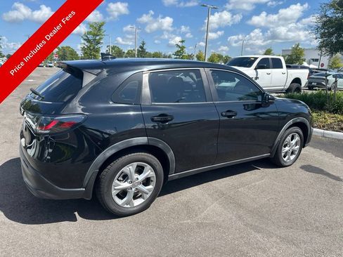 Used 2023 Honda HR-V LX image 3
