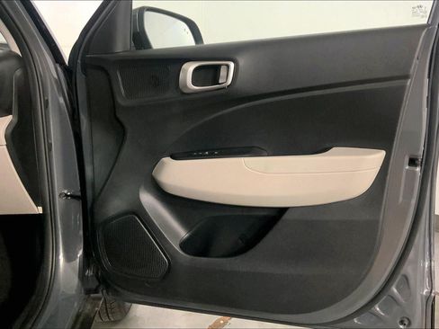 Used 2025 Hyundai Venue SEL FWD image 26