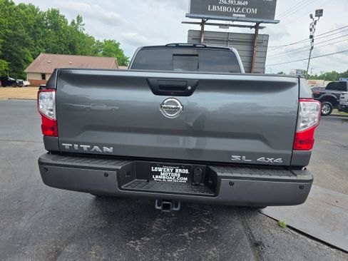 Used 2019 Nissan Titan SL w/ Off-Road Package AWD/4WD image 6