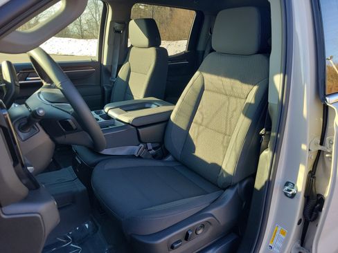 New 2026 GMC Sierra 1500 SLE w/ X31 Off-Road Package AWD/4WD image 4
