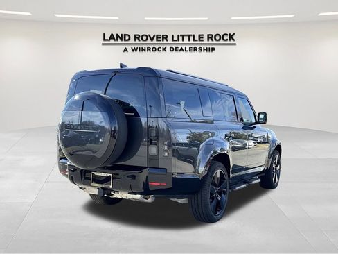 New 2026 Land Rover Defender 130 X-Dynamic SE image 2