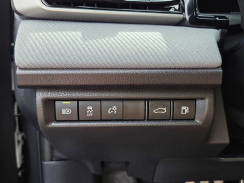 Used 2025 Toyota Camry SE FWD image 27