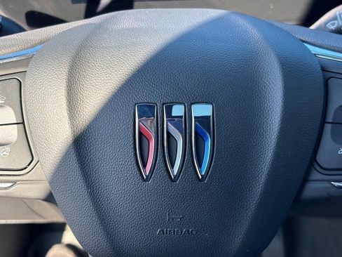 Used 2025 Buick Envista Avenir image 27
