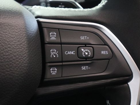 New 2025 Jeep Grand Cherokee L Altitude image 31