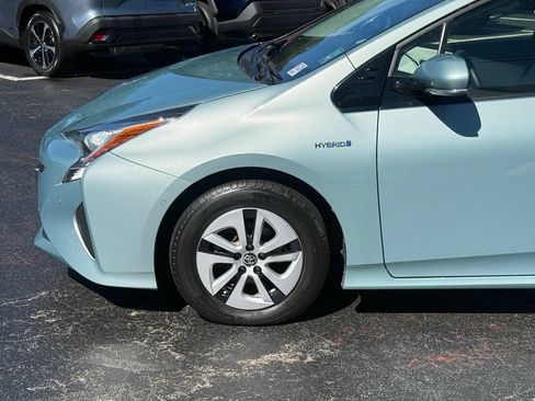 Used 2018 Toyota Prius Two w/ Prius Two Safety Plus Package FWD image 2