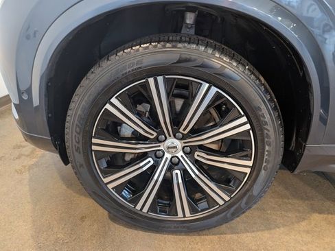 Used 2024 Volvo XC90 B5 Plus w/ Protection Package Premier image 10
