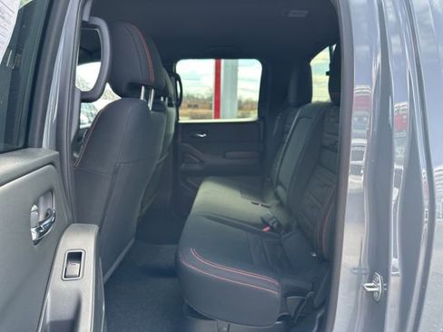 Certified 2025 Nissan Frontier PRO-4X image 8