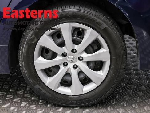Used 2023 Toyota Corolla LE w/ Carpet Mat Package (TMS) FWD image 8