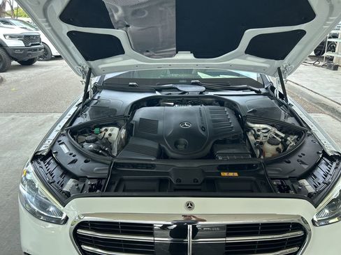 Used 2024 Mercedes-Benz S 580e 4MATIC Sedan w/ AMG Line image 10